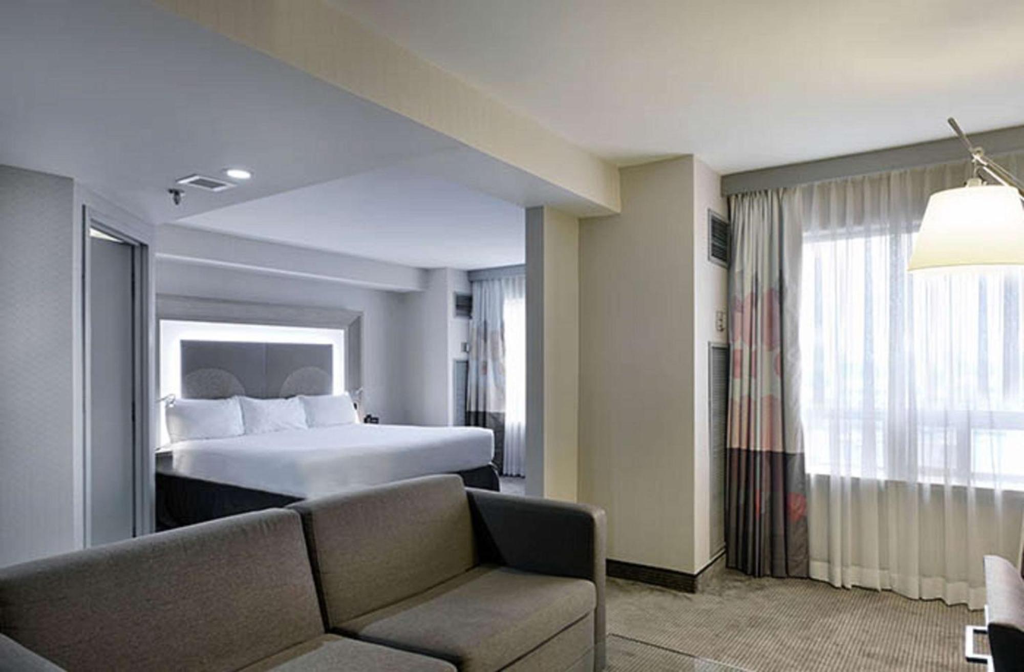 Hotel Doubletree By Hilton Ottawa Downtown Zewnętrze zdjęcie