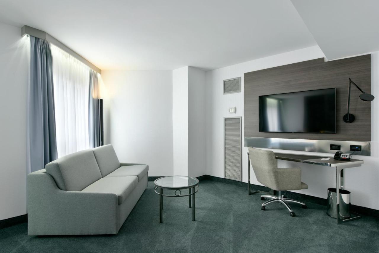 Hotel Doubletree By Hilton Ottawa Downtown Zewnętrze zdjęcie
