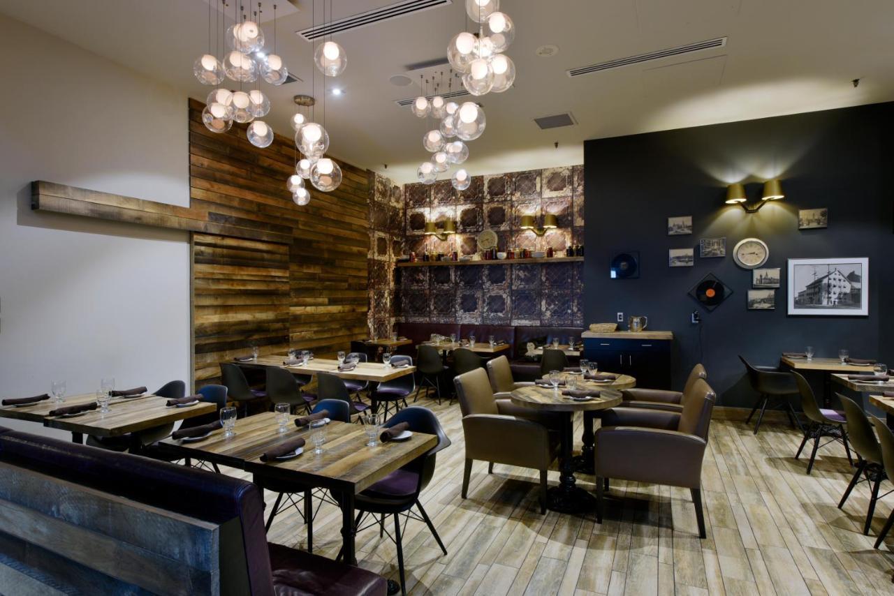 Hotel Doubletree By Hilton Ottawa Downtown Zewnętrze zdjęcie